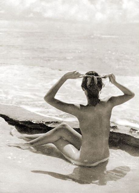 Retro nudism of married couples and girls Retro nudism of married couples and girls