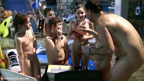 Family nudism video - GRASSY OUTDOOR FITNESS Family nudism video - GRASSY OUTDOOR FITNESS