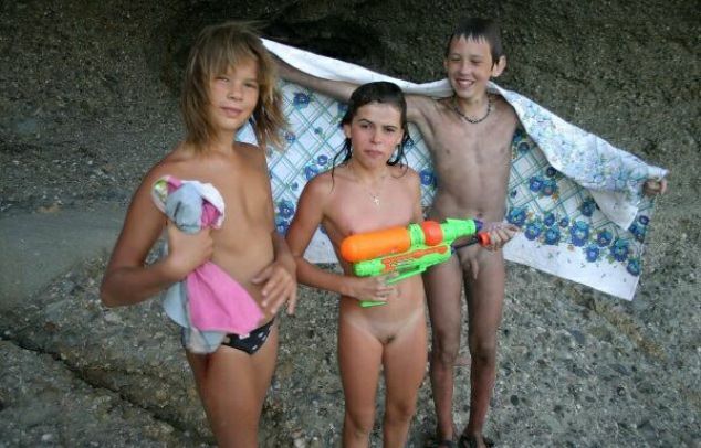Premium content - photo family nudism Premium content - photo family nudism